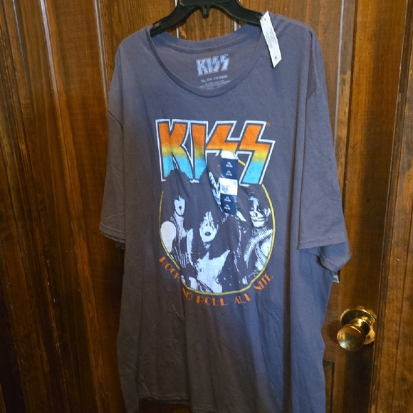 Kiss Other - Kiss Multicolor Graphic Tee NWT